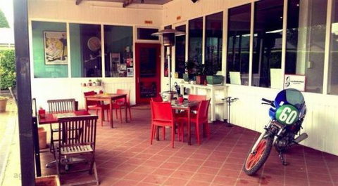 Rockabellas Roadside Diner - Sunshine Coast Tourism 1