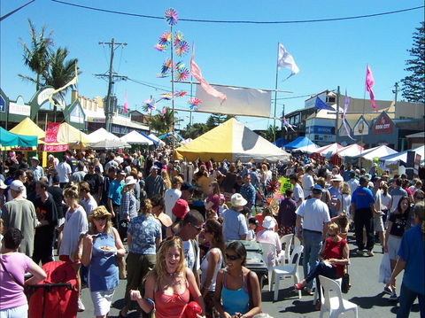 Byron Bay Community Market - Holiday Sunshine Coast 0