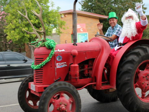 Dowling Street Christmas Party - Sunshine Coast Tourism 1