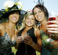 Albury Racing Club Boxing Day Races - Holiday Sunshine Coast