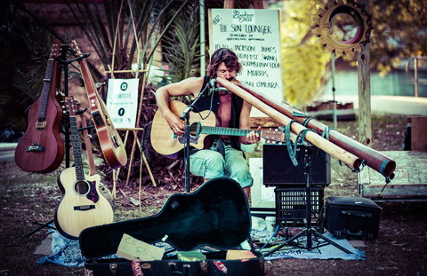 Buskers By The Lake - Sunshine Coast Tourism 0