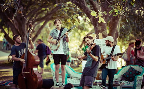 Buskers By The Lake - Sunshine Coast Tourism 1