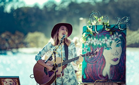 Buskers By The Lake - Sunshine Coast Tourism 2