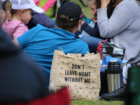 Music In The Gardens - Mitch King - Sunshine Coast Tourism 2