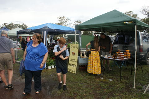 Twilight Markets At East Kurrajong - Sunshine Coast Tourism 1