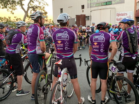 Hand Heart Pocket River 2 Reef Ride - Holiday Sunshine Coast 0