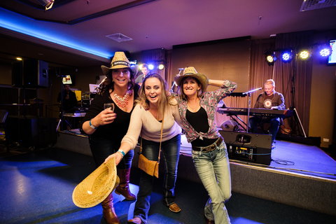 Hats Off To Country Music Festival - Sunshine Coast Tourism 0