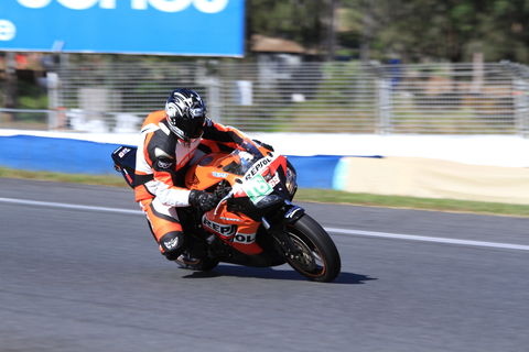 QR Moto Ride Days At Queensland Raceways! - Holiday Sunshine Coast 1