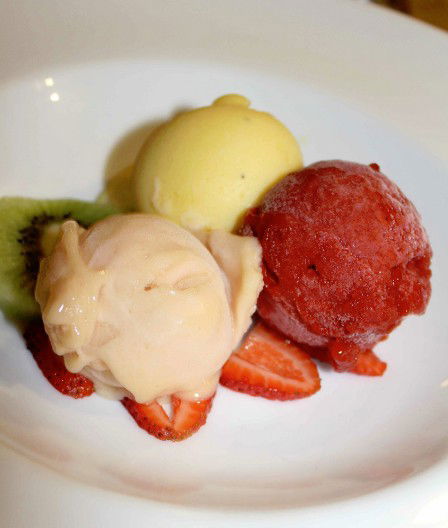 White Water Restaurant - Holiday Sunshine Coast 1