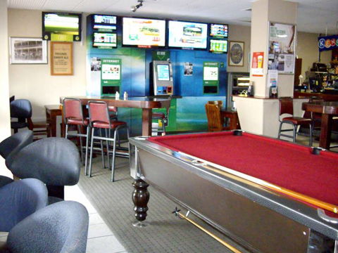 Golden Ma Lun - Sunshine Coast Tourism 3