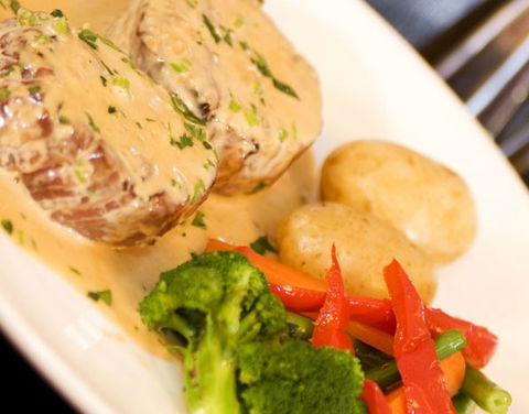 Pinocchios Restaurant - Sunshine Coast Tourism 1