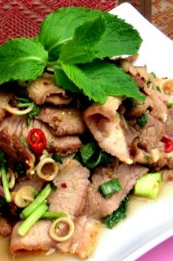 Lao-Thai Luammit Restaurant - Sunshine Coast Tourism 3