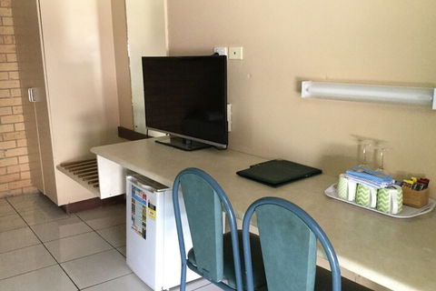 Ambassador Motel - Holiday Sunshine Coast 7