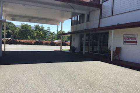 Ambassador Motel - Holiday Sunshine Coast 0