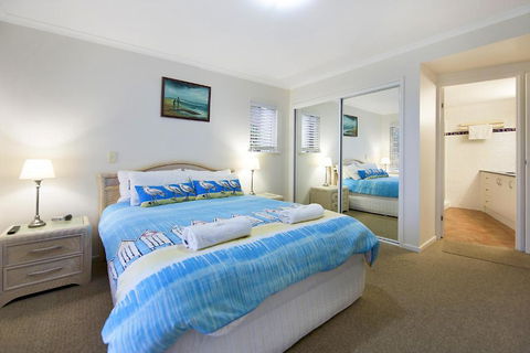Whale Watch Ocean Beach Resort - Sunshine Coast Tourism 3