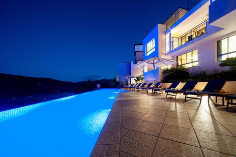 Pinnacles Resort - Sunshine Coast Tourism 0