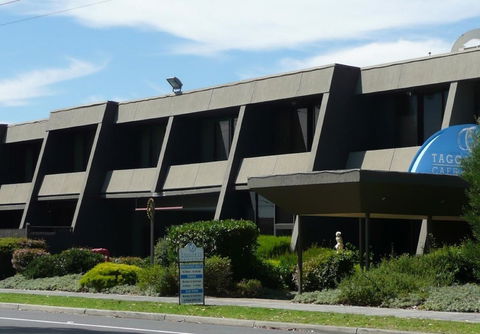 Frankston International - Holiday Sunshine Coast 0
