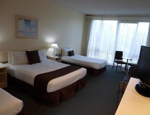 Frankston International - Holiday Sunshine Coast 6