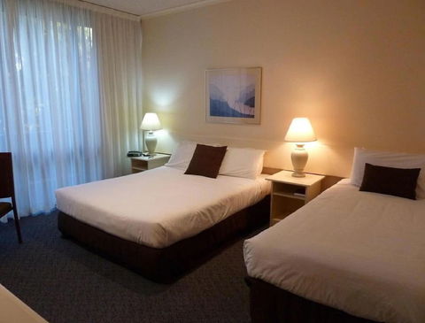 Frankston International - Holiday Sunshine Coast 2