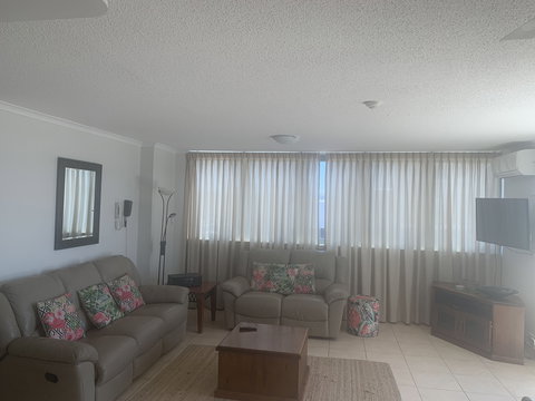 Beachfront Towers - Holiday Sunshine Coast 6
