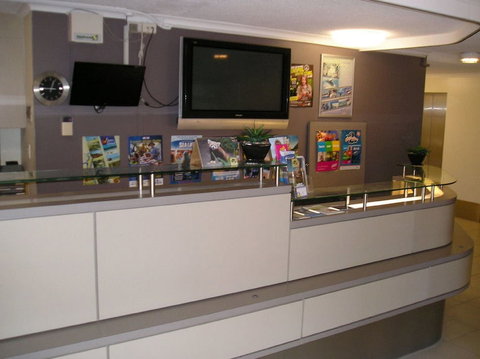 Beachfront Towers - Holiday Sunshine Coast 2