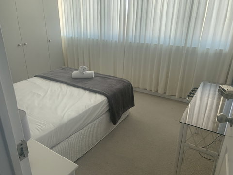 Beachfront Towers - Holiday Sunshine Coast 3