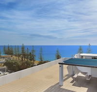 Scarborough Beach Resort - Holiday Sunshine Coast