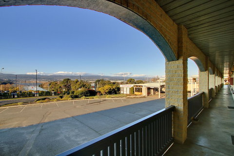 Tamar River Villas - Holiday Sunshine Coast 1