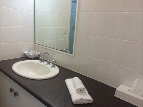 High Country Motor Inn - Sunshine Coast Tourism 5