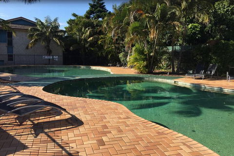 Aqualuna Beach Resort - Holiday Sunshine Coast 3