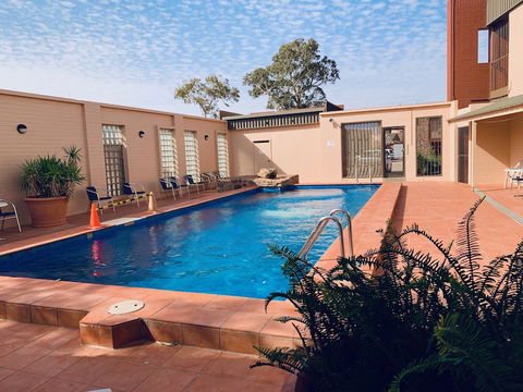 Desert Cave Hotel - Holiday Sunshine Coast 5