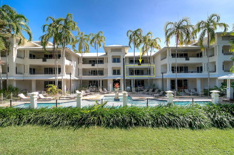 Mandalay Luxury Beachfront Apartments - Sunshine Coast Tourism 0