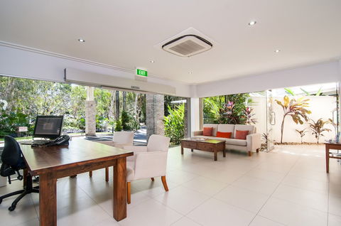 Mandalay Luxury Beachfront Apartments - Sunshine Coast Tourism 3