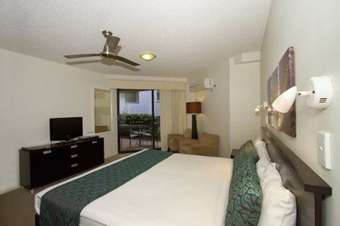 Beach Retreat Coolum - Holiday Sunshine Coast 5