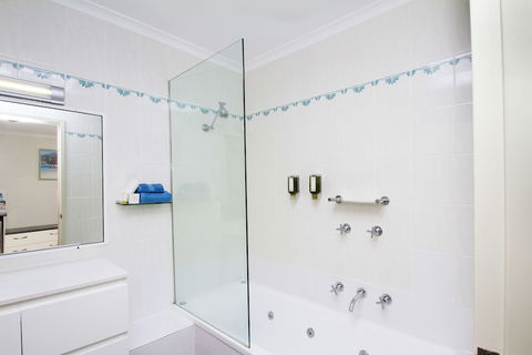 Fairway Motor Inn - Holiday Sunshine Coast 6