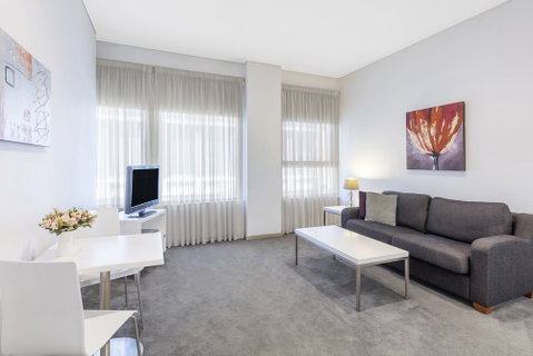 Riverside Apartments Melbourne - Sunshine Coast Tourism 5