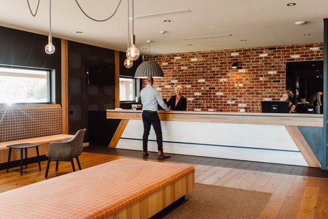 Barossa Weintal Hotel - Sunshine Coast Tourism 4