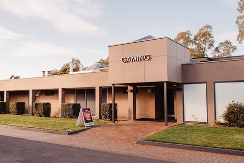 Barossa Weintal Hotel - Sunshine Coast Tourism 0