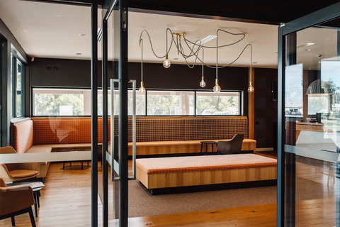 Barossa Weintal Hotel - Sunshine Coast Tourism 2