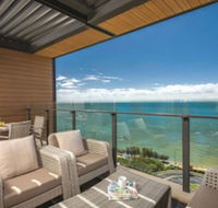 Oaks Redcliffe Mon Komo Suites - Holiday Sunshine Coast