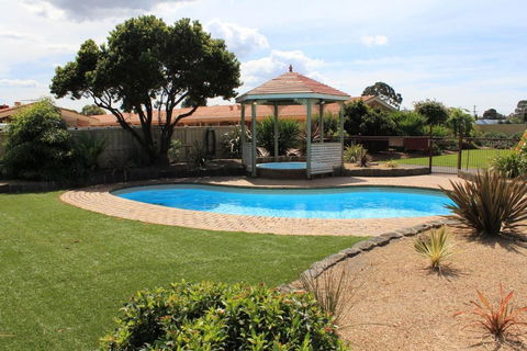 Werribee Park Motor Inn - Holiday Sunshine Coast 4