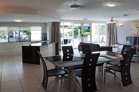 Waters Edge Apartments Cairns - Sunshine Coast Tourism 3