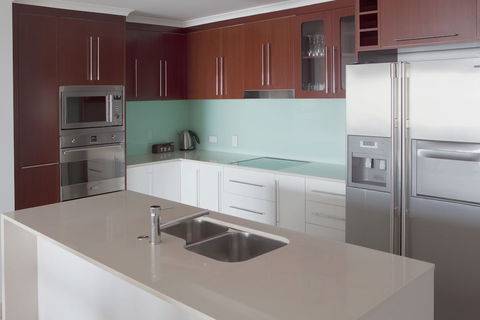 Waters Edge Apartments Cairns - Sunshine Coast Tourism 2