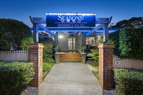 Ambassador On Ruthven - Holiday Sunshine Coast 0