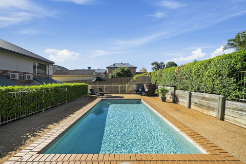 Ambassador On Ruthven - Holiday Sunshine Coast 2