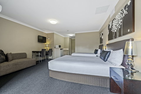 Ambassador On Ruthven - Holiday Sunshine Coast 5