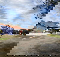 Emu Beach Chalets - Holiday Sunshine Coast