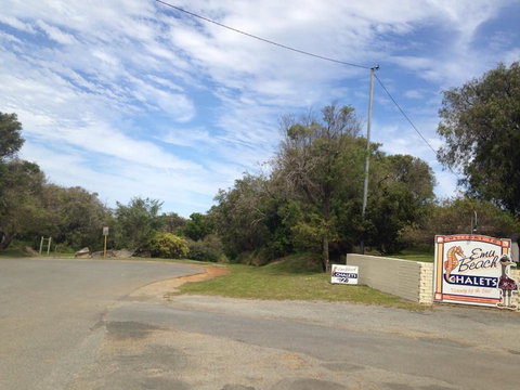 Emu Beach Chalets - Sunshine Coast Tourism 2