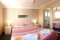 Shaz Maisons Apartments - Sunshine Coast Tourism 2
