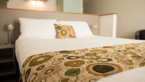 Adina Place Motel Apartments - Holiday Sunshine Coast 4